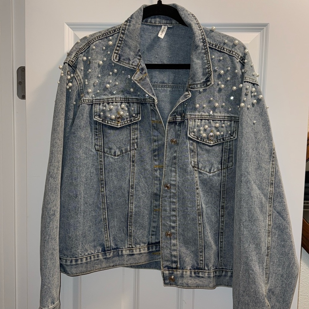 Pearl Denim Wifey Jacket in like new condition!